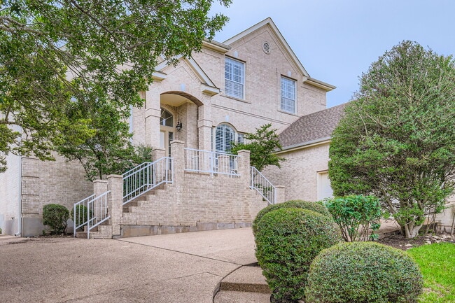 Primary Photo - 2114 Cliffs Edge Dr