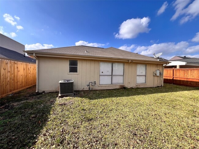 Building Photo - 6331 Pouter Dr