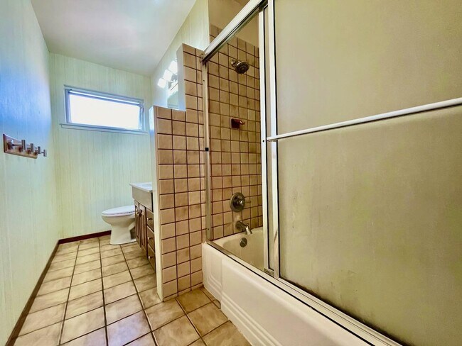 Building Photo - 7583 Lockford Ct