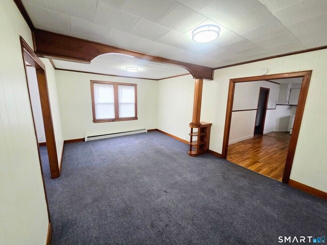 Building Photo - 387 Putnam Pike