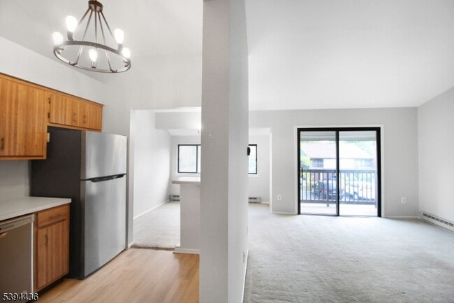 Building Photo - 70 Meadowview Dr