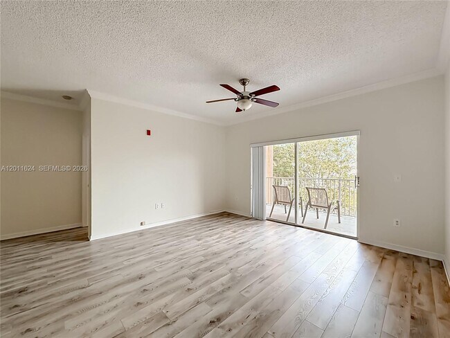 Building Photo - 6968 SW 39th St