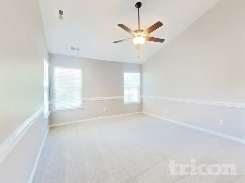 Building Photo - 5323 Chandler Oaks Ln