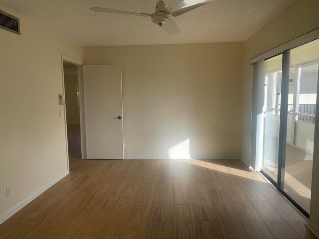 Building Photo - 83 Capri B