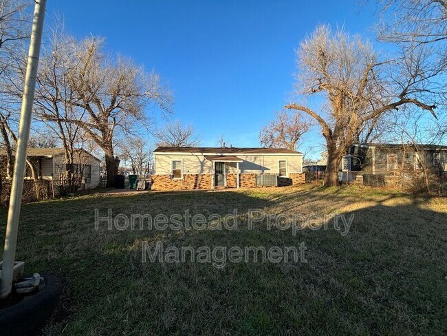 Building Photo - 1006 SE 51st St