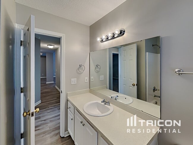 Building Photo - 216 Turtle Creek Dr