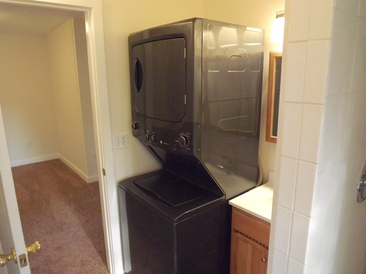 Building Photo - 115 N Park St