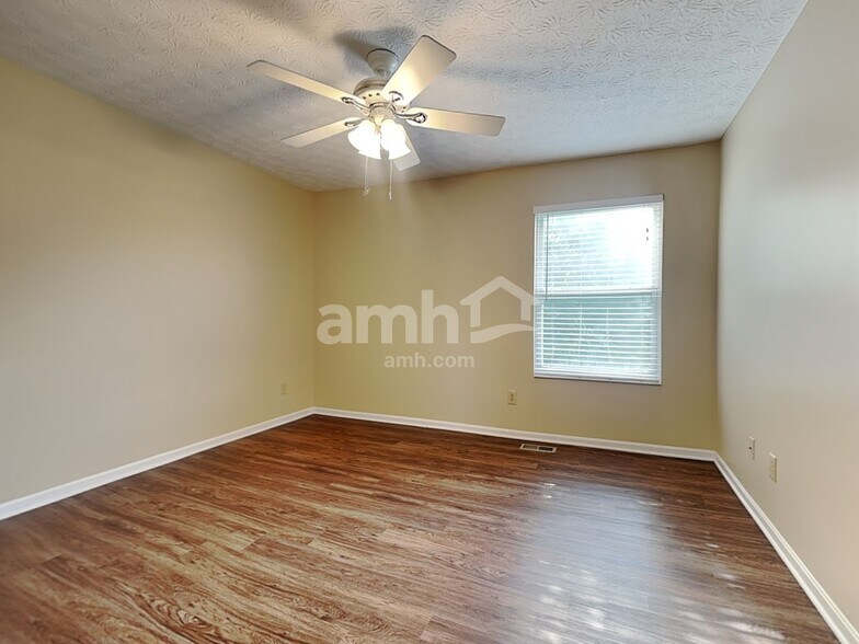 Building Photo - 531 Sherman Dr