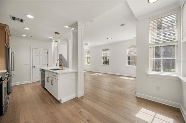 Building Photo - 1316 Lake Baldwin Ln