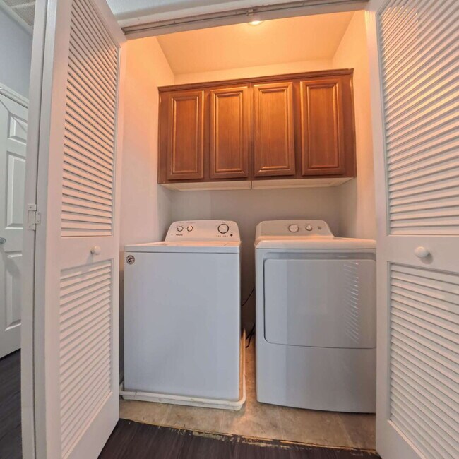 Building Photo - Spacious 2-bed 2-bath with Attached Car Garage at Tripoly!