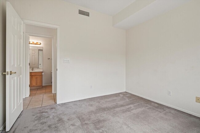 Building Photo - 1825 W Corte Tulipan