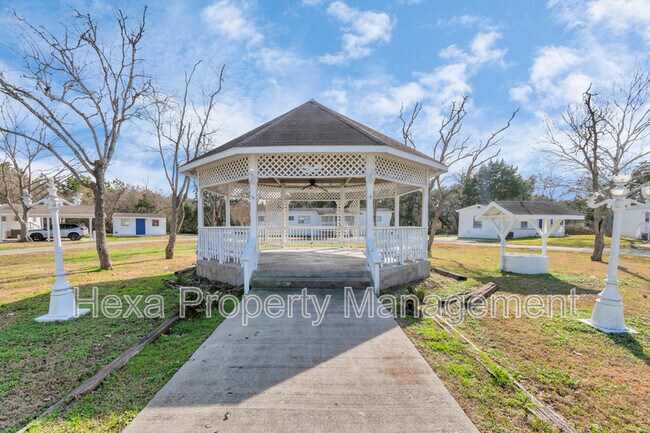 Building Photo - 2511 Farm to Market 646 Rd N