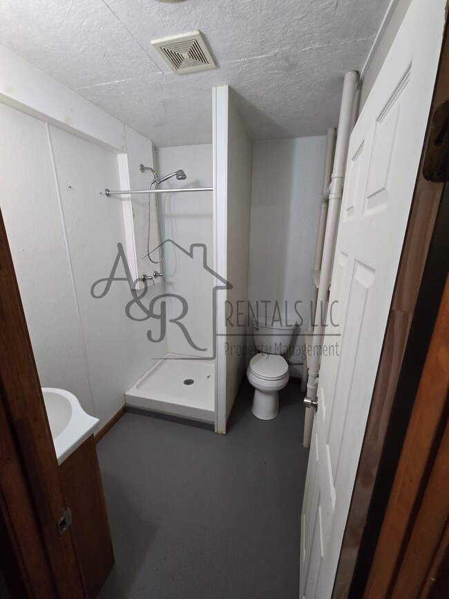 Building Photo - 215 W Forest St