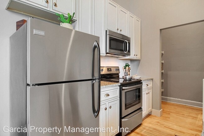 Building Photo - 1615 Hampton Ave