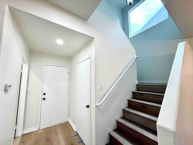 Building Photo - Gated Community - Updated Harbor City Townhouse - 3 bed / 2.5 bath
