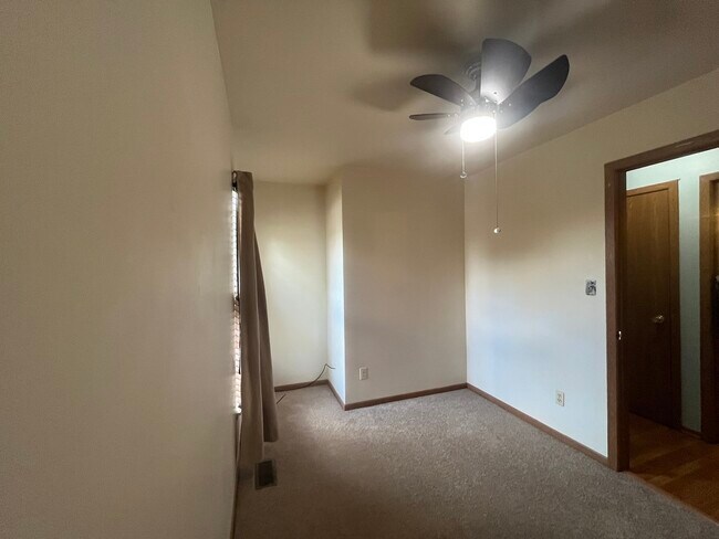 Building Photo - 965 Amberwood Pl