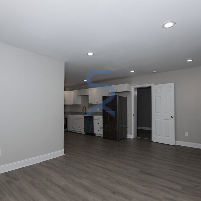 Building Photo - 157 Polar Rock Dr SW