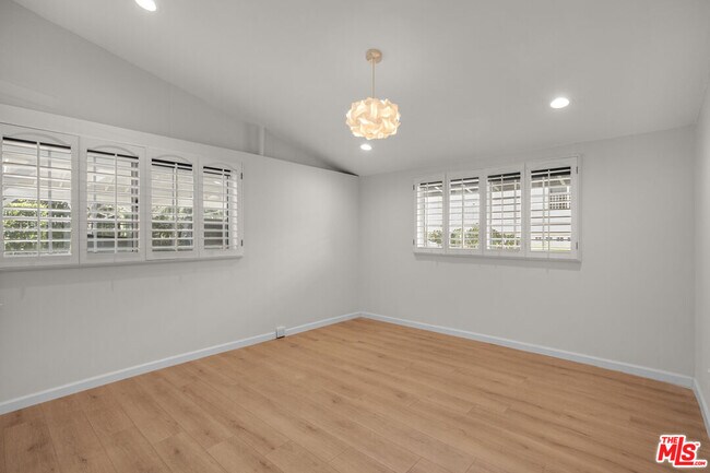 Building Photo - 4730 Cerrillos Dr