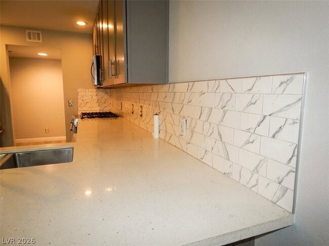 Building Photo - 2816 Briar Knoll Dr