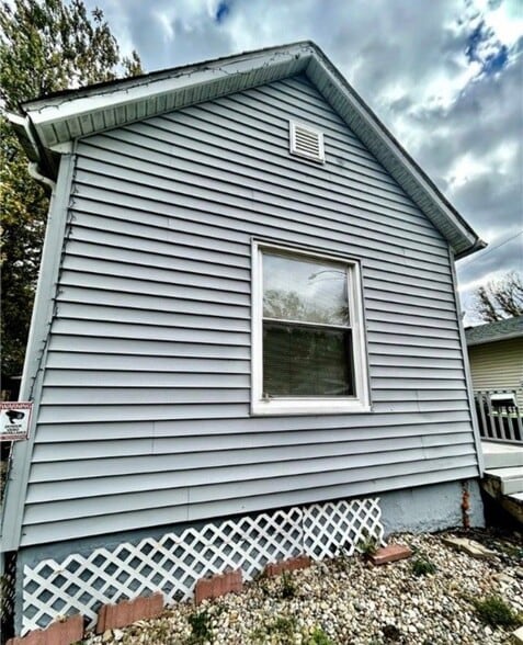 Building Photo - 925 W Olive St