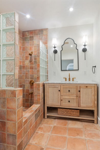 Guest Bath - 11491 Sunshine Ter