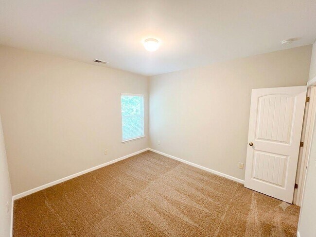 Building Photo - 1086 Blind Brook Cir