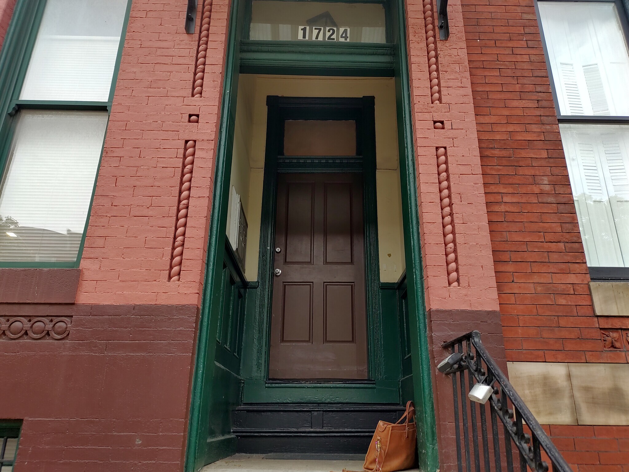 Building Photo - 1724 Saint Paul St