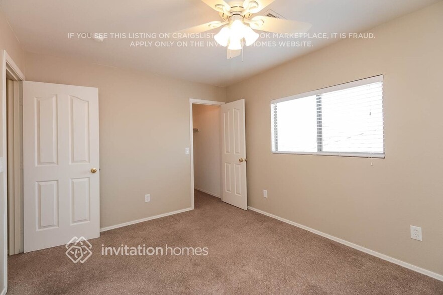 Building Photo - 1043 S Firehole Dr