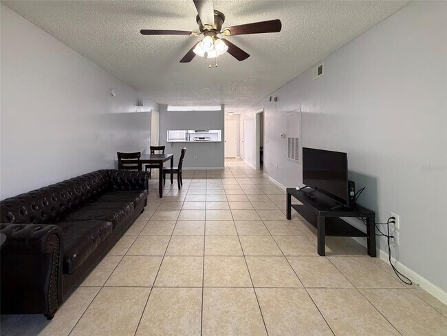 Building Photo - 3921 SW 34th St