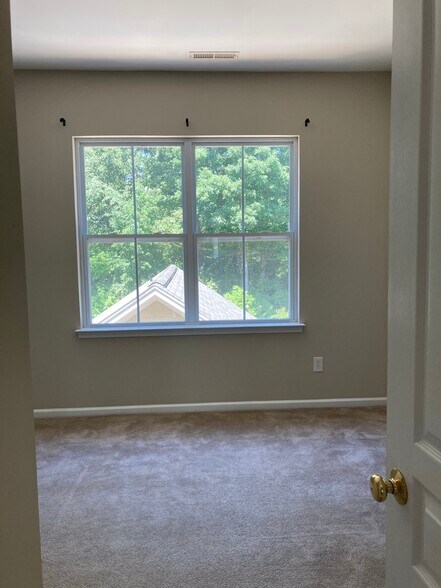 Building Photo - 133 Kensington St