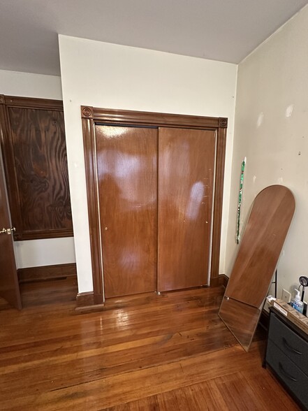 Building Photo - 52 Babcock St