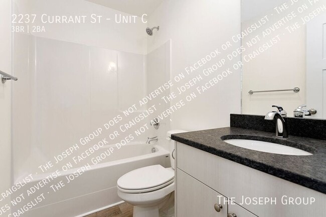 Building Photo - 2237 Currant St