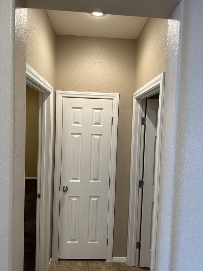 Building Photo - Single story town home with 3 bedrooms and 2 bath in Summerlin