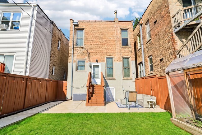 Building Photo - 929 S Bell Ave