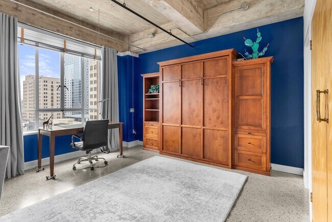 Building Photo - 710 Colorado St