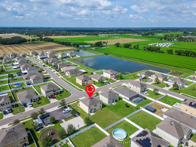 Building Photo - Stunning 5 bed/ 2 bath