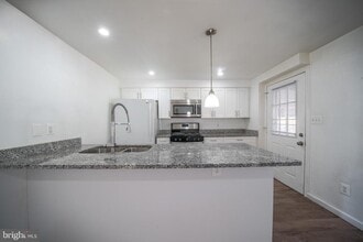 Building Photo - 3167 Ryerson Cir