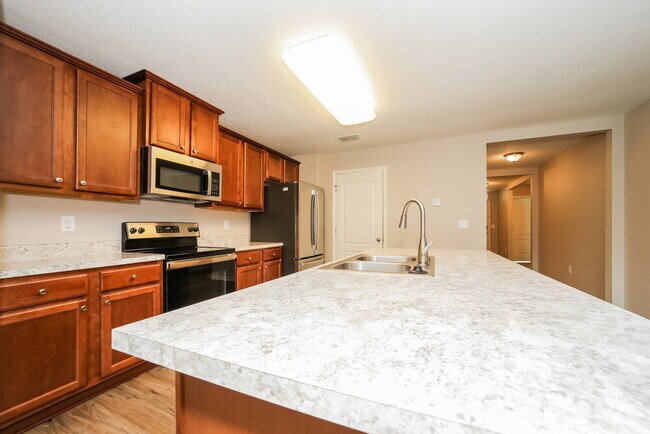 Building Photo - 2126 Tyson Lake Dr