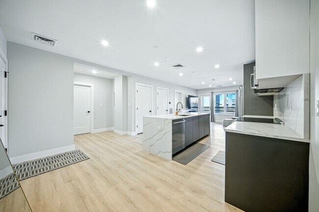 Building Photo - 25 2nd St