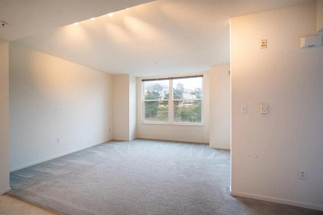 Building Photo - 8200 Oceanview Terrace