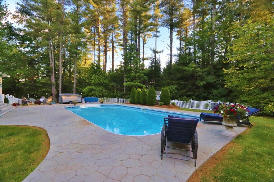 Building Photo - 46 Frances Dr