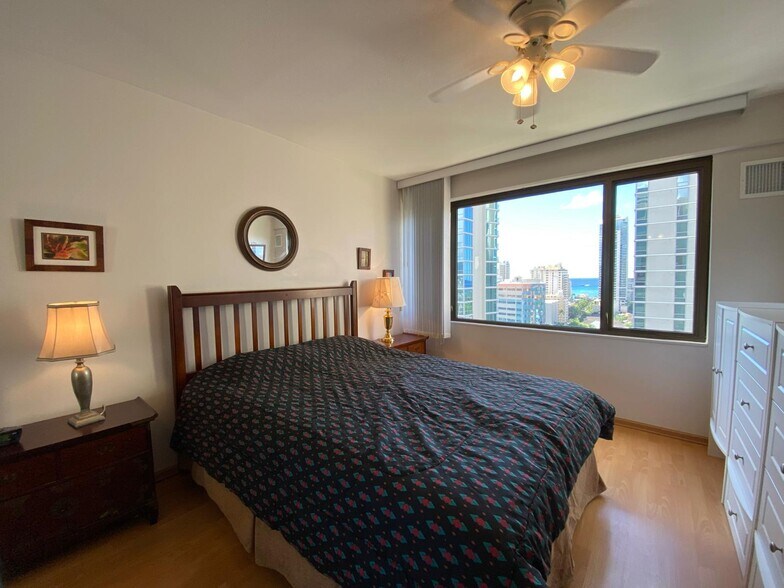 Building Photo - 2140 Kuhio Ave.