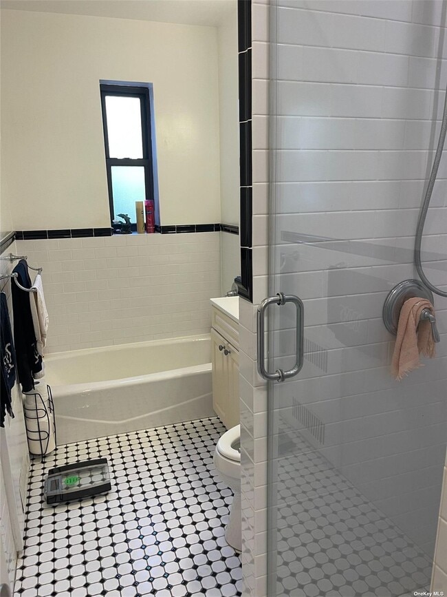 Building Photo - 2 Herrick Dr