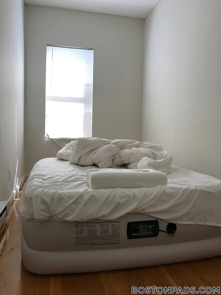 Building Photo - 896 Huntington Ave