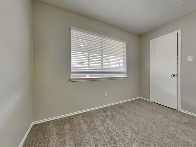 Building Photo - 15243 Bedford Glen Dr