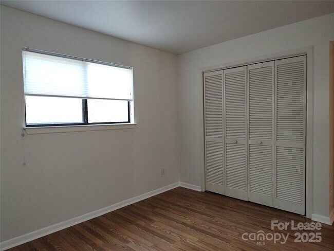Building Photo - 3009 Heathstead Place