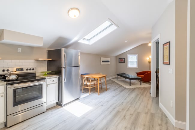 Building Photo - Spacious 4-Bedroom Home with In-Law Suite