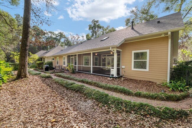 Building Photo - 3773 SW 21st Dr
