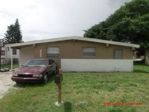 Building Photo - 3025 NW 8th Rd