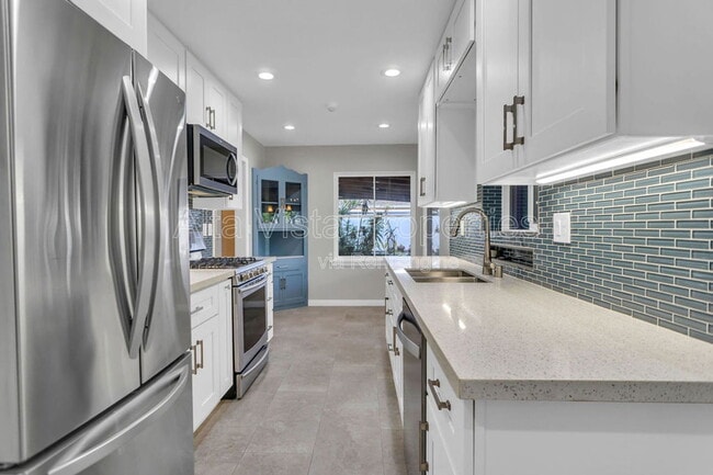 Building Photo - 4865 Lucille Pl